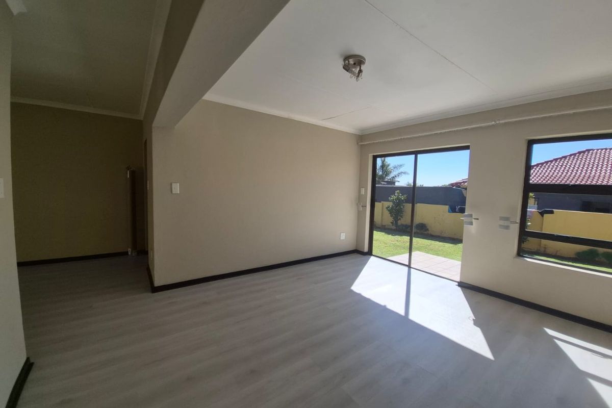 NEAT & SECURE LIVING IN GREENGATE - Photo 5