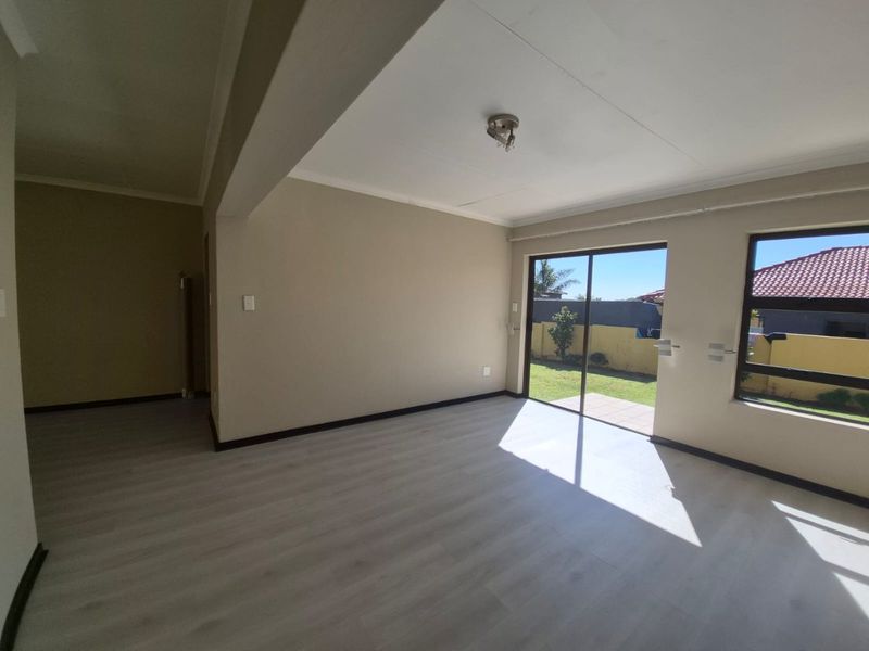 NEAT & SECURE LIVING IN GREENGATE - Photo 5
