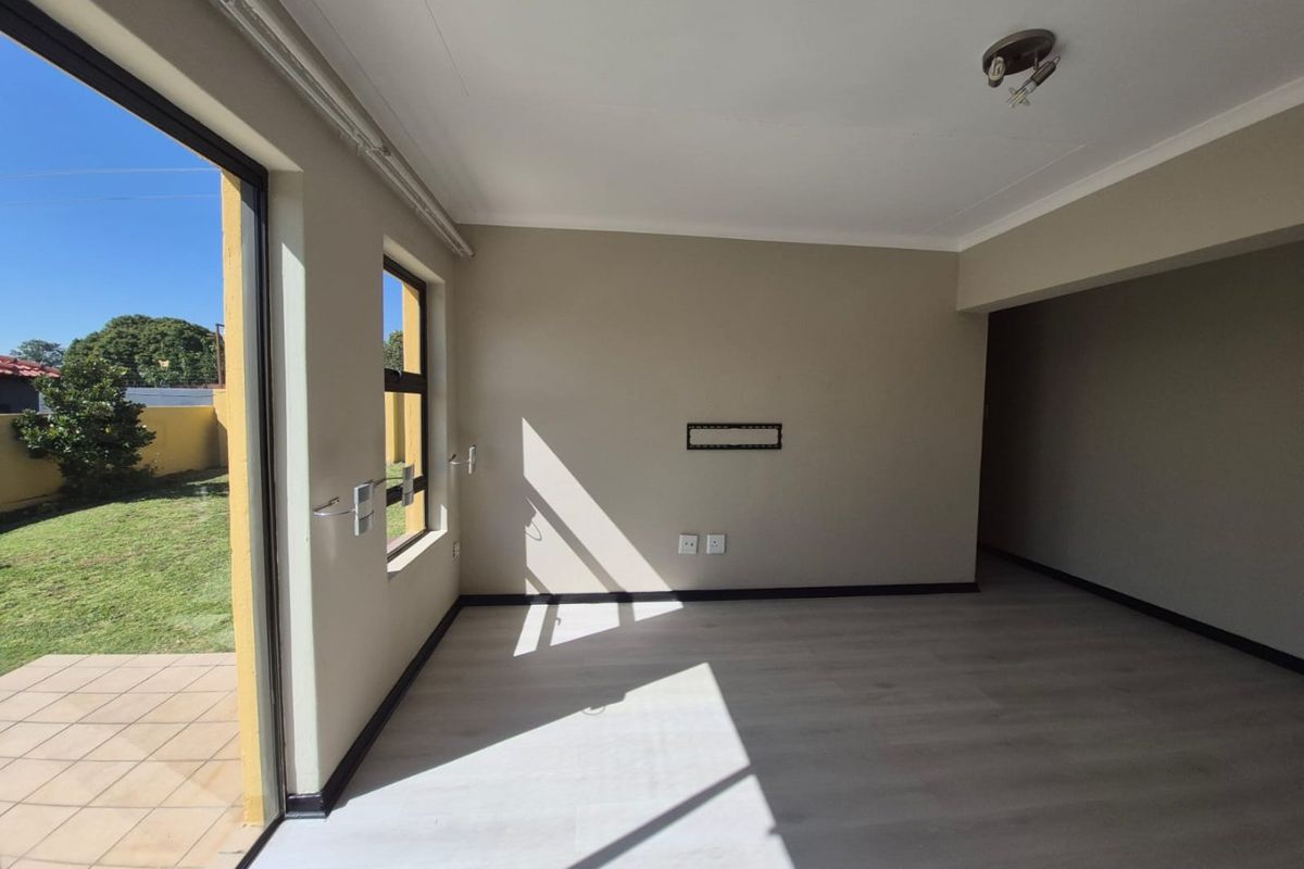 NEAT & SECURE LIVING IN GREENGATE - Photo 4