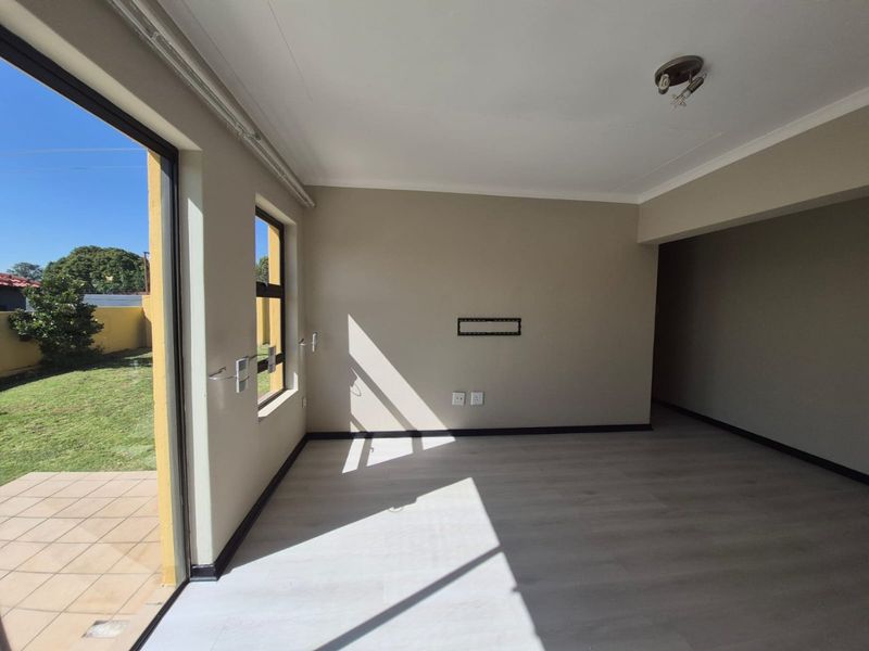 NEAT & SECURE LIVING IN GREENGATE - Photo 4
