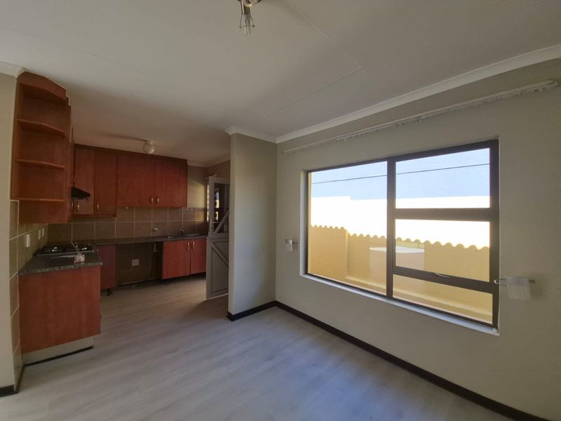 NEAT & SECURE LIVING IN GREENGATE - Photo 8