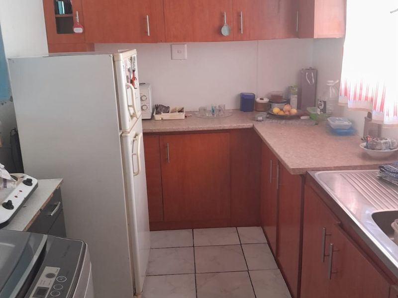 3 BED MAISONETTE - Photo 1