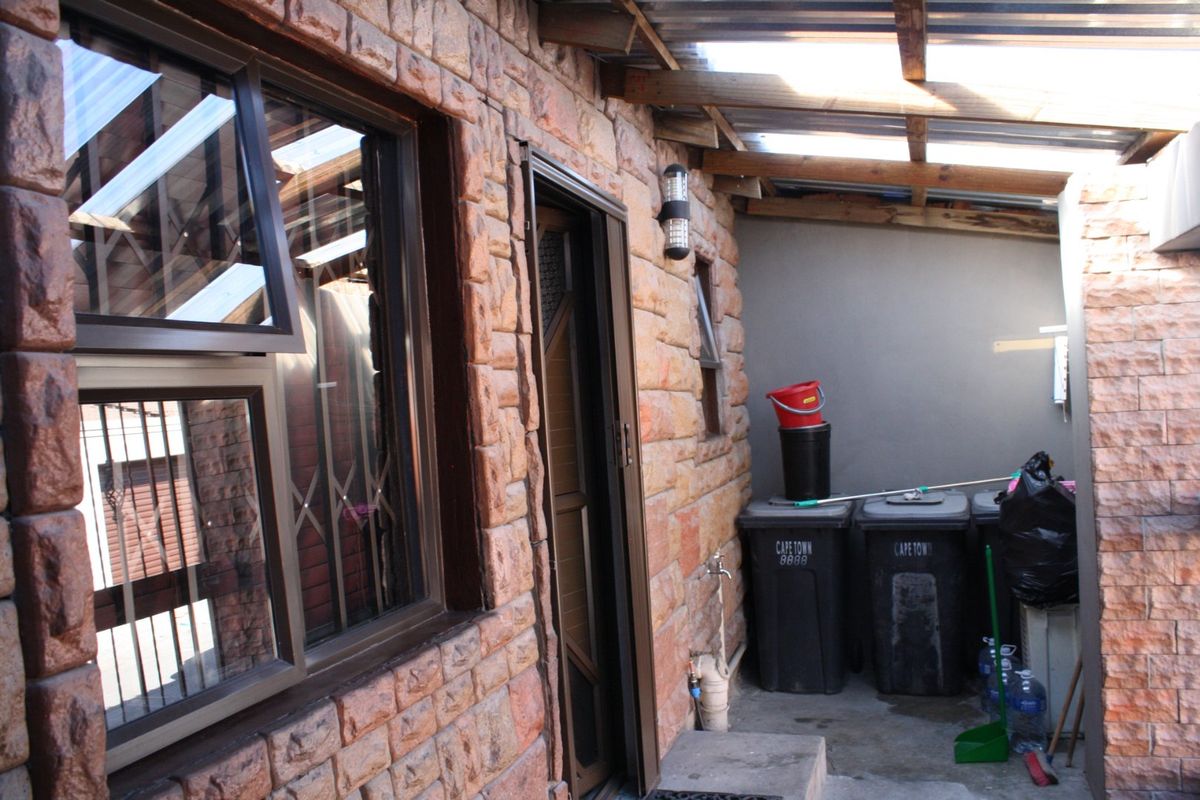 2 Bedroomed Home in Delft  - Photo 2