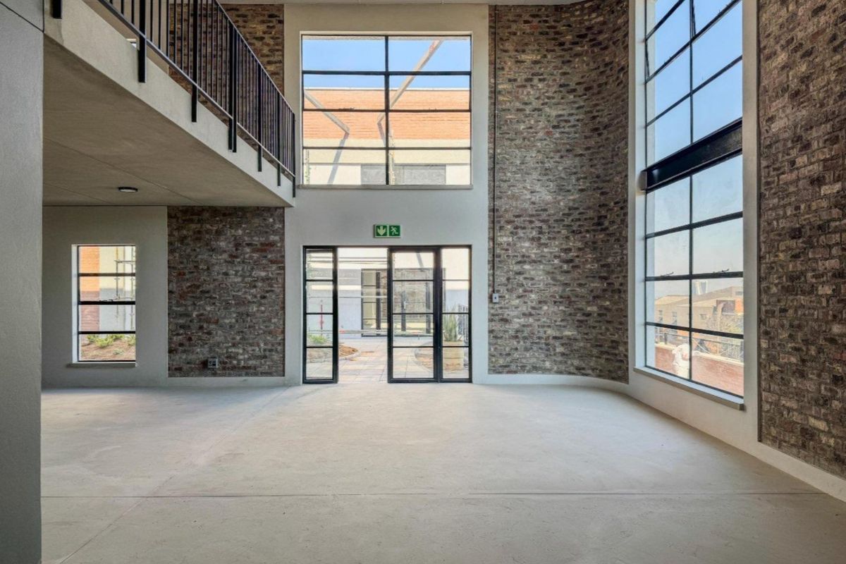 Warehouse and Office Space To Let Near The N1 - Photo 4