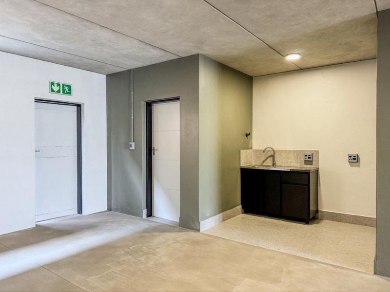 Warehouse and Office Space To Let Near The N1 - Photo 5