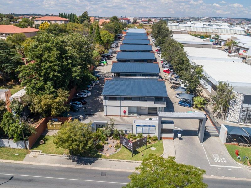 240m2 Commercial Space To Let in Midrand Business Park - Photo 1