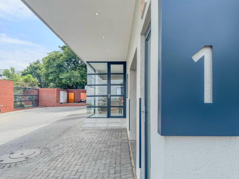 240m2 Commercial Space To Let in Midrand Business Park - Photo 6