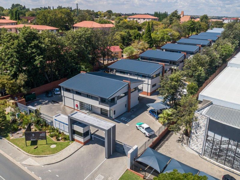240m2 Commercial Space To Let in Midrand Business Park - Photo 2