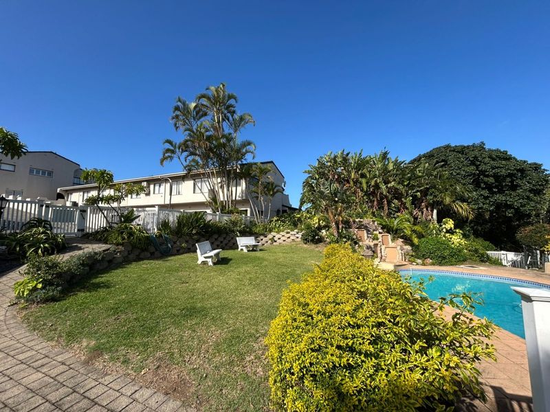 Stunning 3-Bedroom Seaview Apartment with Private Beach Access in Leisure Bay - Photo 8