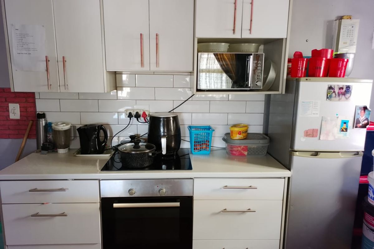 2 BEDROOM HOUSE FOR SALE IN DELFT SOUTH - Photo 4