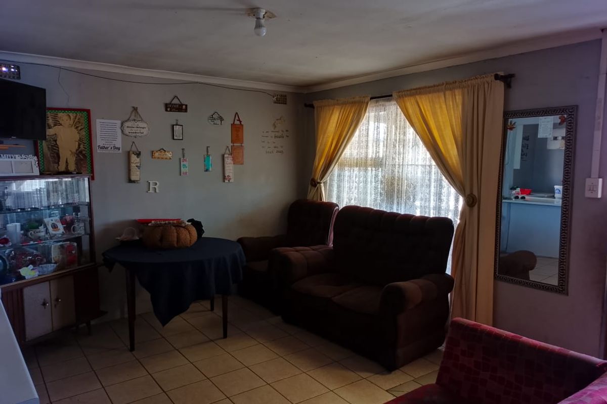 2 BEDROOM HOUSE FOR SALE IN DELFT SOUTH - Photo 3