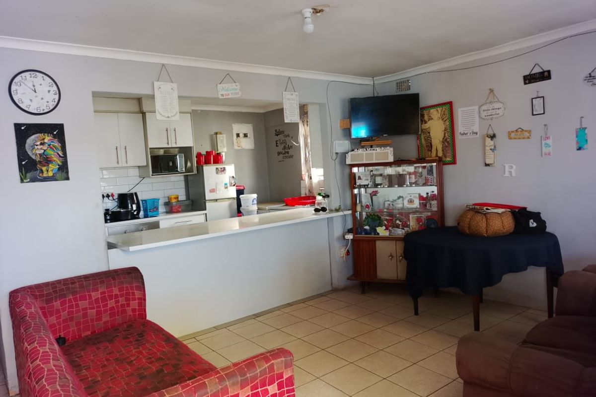 2 BEDROOM HOUSE FOR SALE IN DELFT SOUTH - Photo 2