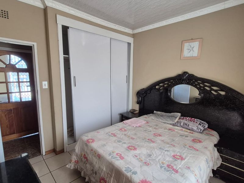 Entertainer's 4 bedroom home for sale. - Photo 9