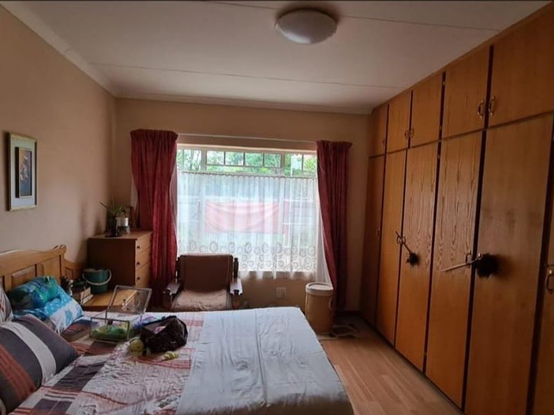 Charming 2 bed Townhouse in Meiringspark  - Photo 8