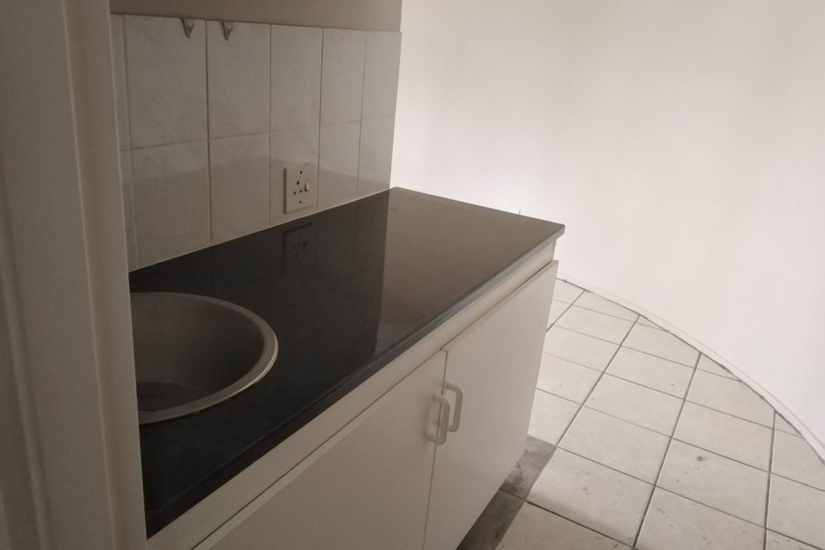 Bachelor Flat to Rent in Hatfield - Photo 2