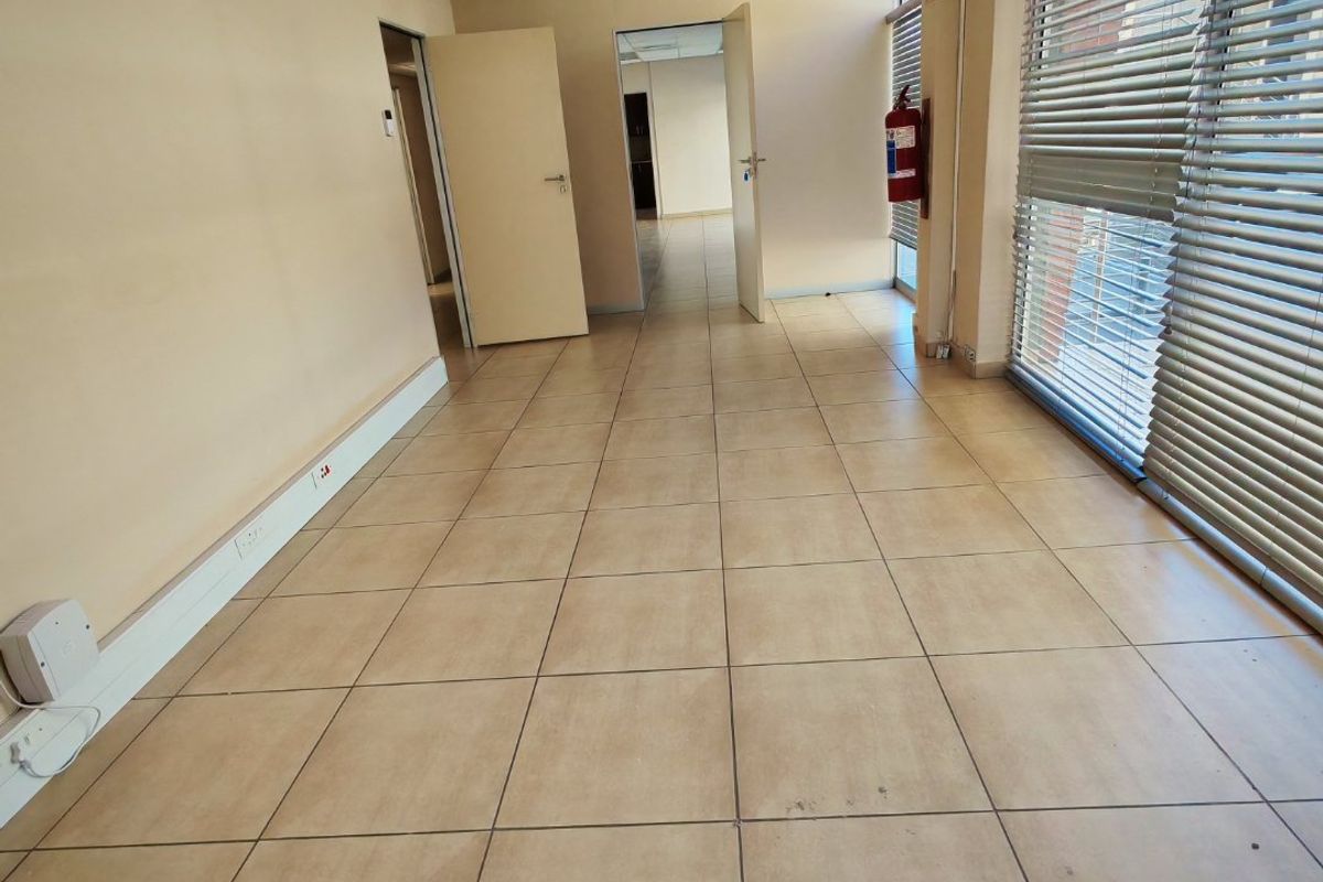 Commercial Office Space Available To Let in Bendor - Photo 2