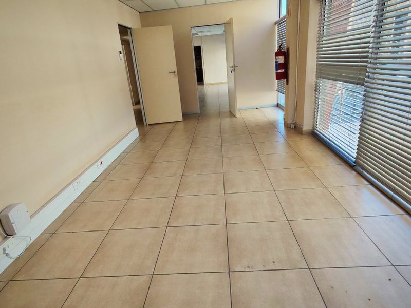 Commercial Office Space Available To Let in Bendor - Photo 2