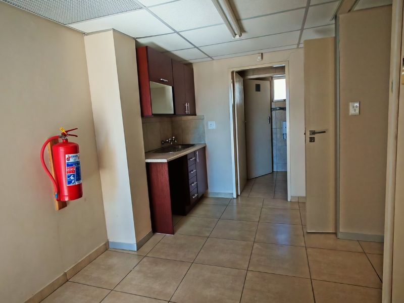 Commercial Office Space Available To Let in Bendor - Photo 10