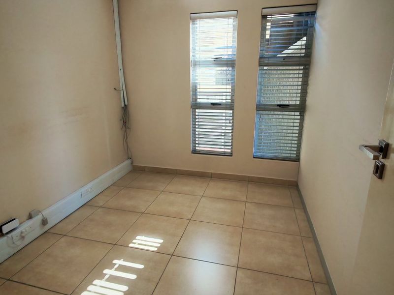 Commercial Office Space Available To Let in Bendor - Photo 9