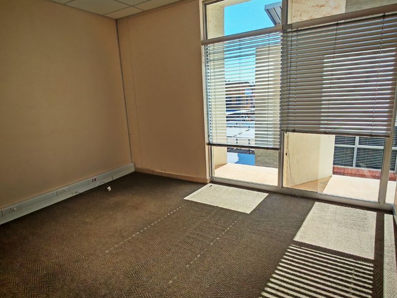 Commercial Office Space Available To Let in Bendor - Photo 8