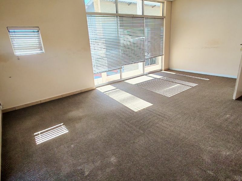 Commercial Office Space Available To Let in Bendor - Photo 7