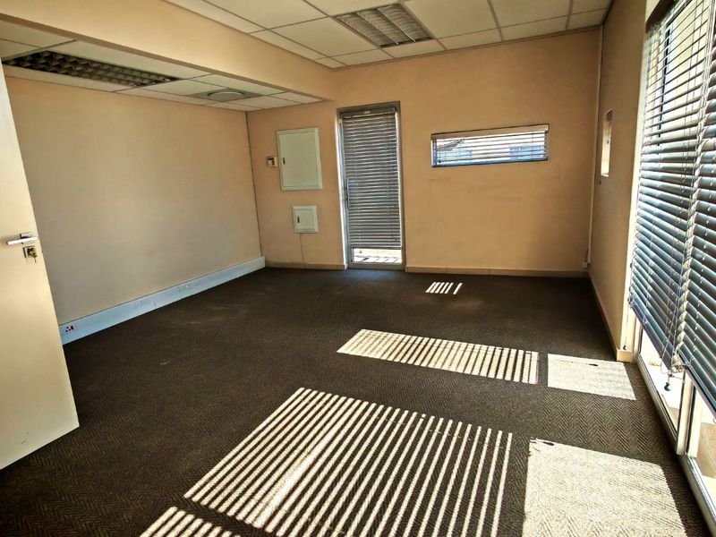 Commercial Office Space Available To Let in Bendor - Photo 5
