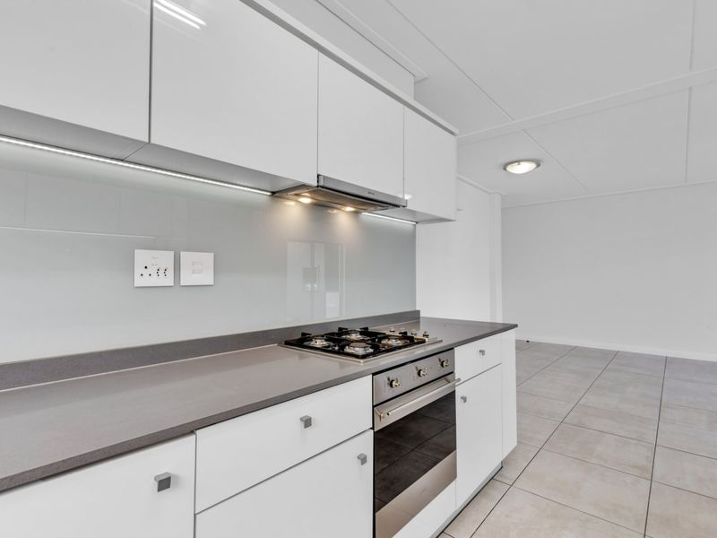 3 Bed 2 Bath First Floor For Rent - Photo 4