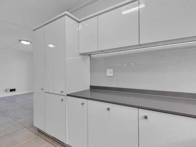 3 Bed 2 Bath First Floor For Rent - Photo 5