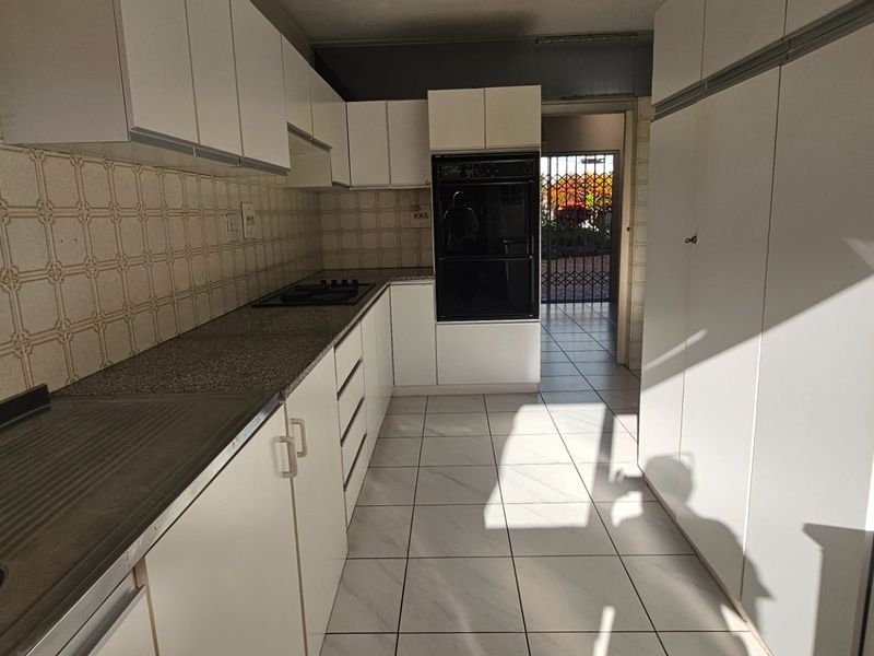 Townhouse That Ticks All The Boxes | Musgrave - Photo 9