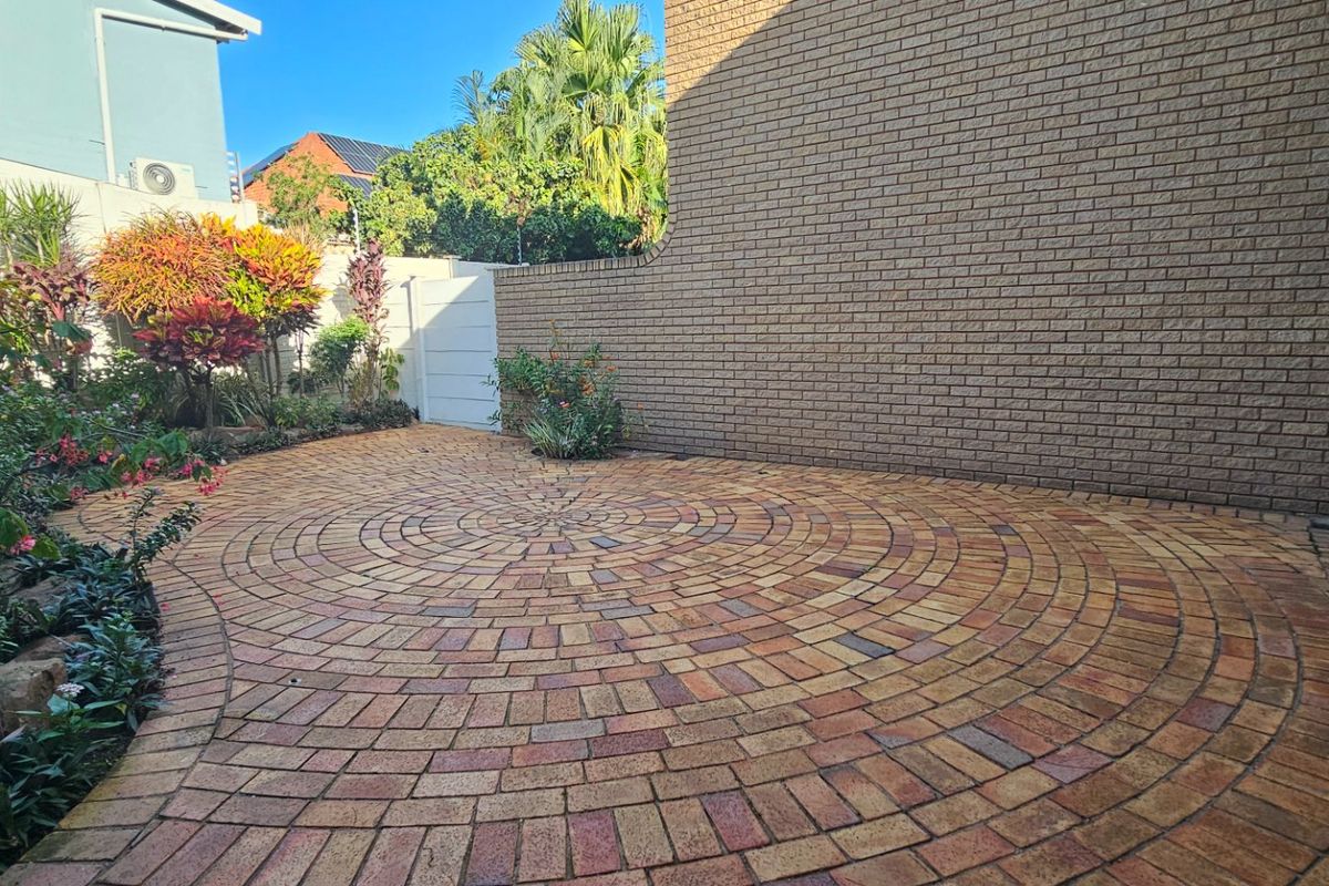 Townhouse That Ticks All The Boxes | Musgrave - Photo 2