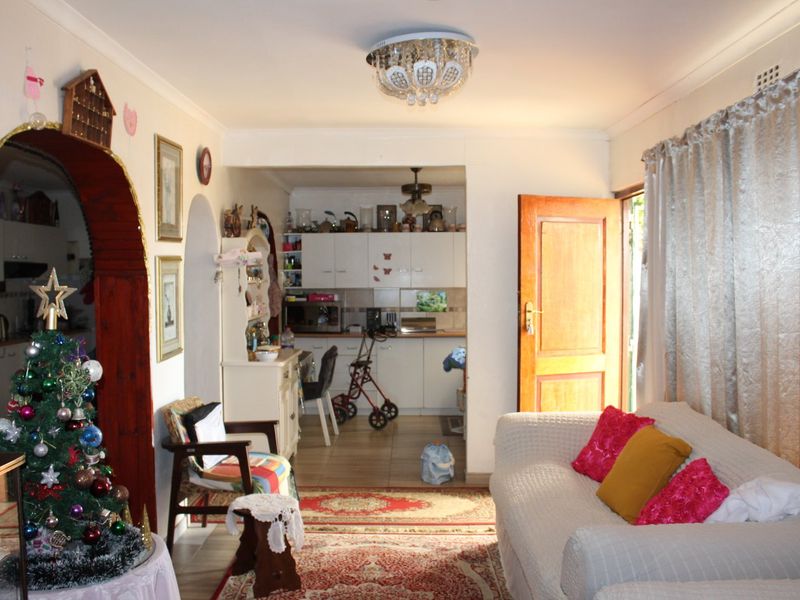 Spacious Three Bedroom Home on Large Erf with Expansion Potential in Forest Glade - Photo 7
