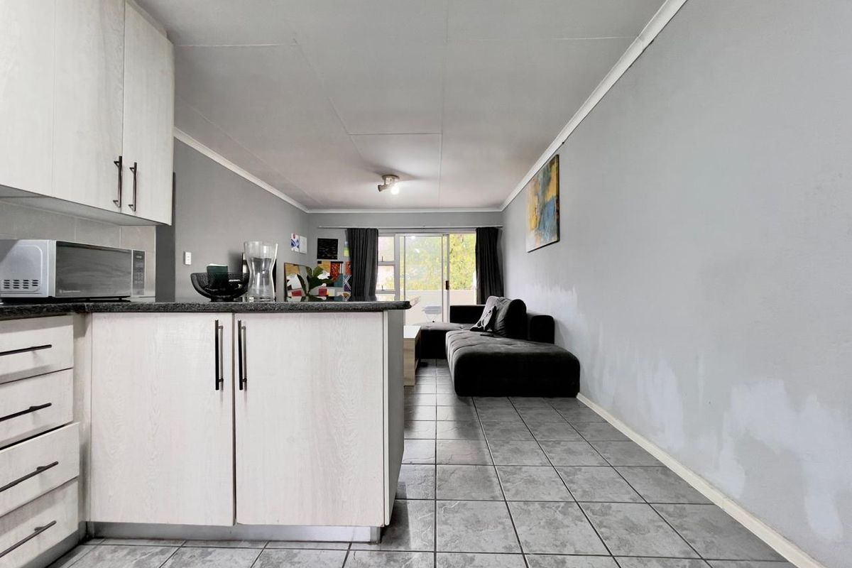 2 Bedroom 1 Bathroom House for Sale  - Photo 3