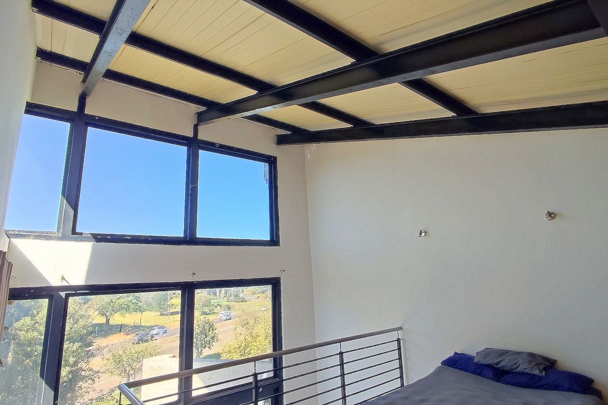 Modern Loft-Style Apartment with Stunning Views in Rooihuiskraal North - Photo 3