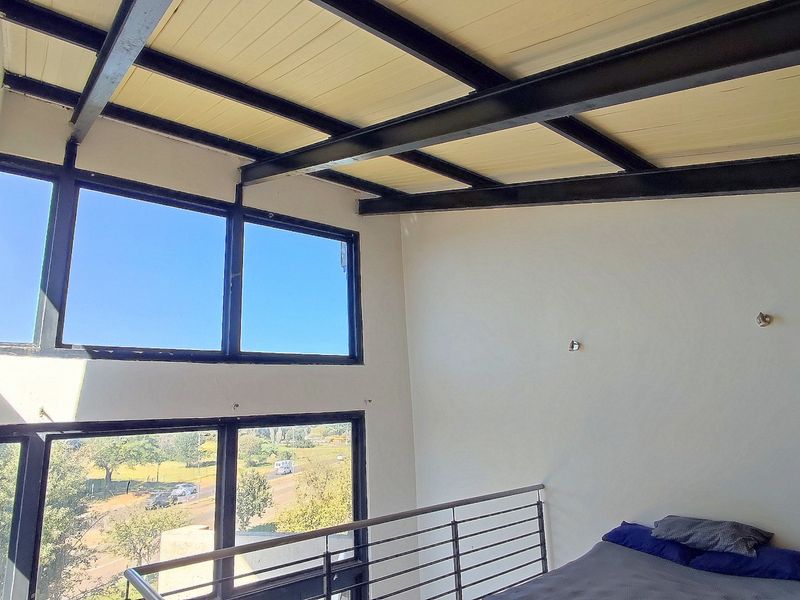 Modern Loft-Style Apartment with Stunning Views in Rooihuiskraal North - Photo 3