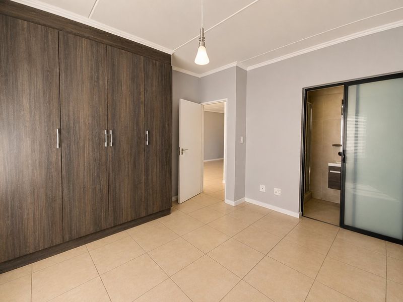 Greenstone Crest Ground Floor Unit with  a Pet Friendly Haven!  Calling Investors! - Photo 8