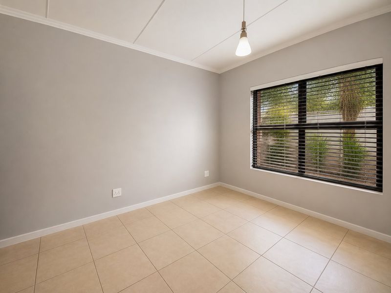 Greenstone Crest Ground Floor Unit with  a Pet Friendly Haven!  Calling Investors! - Photo 7