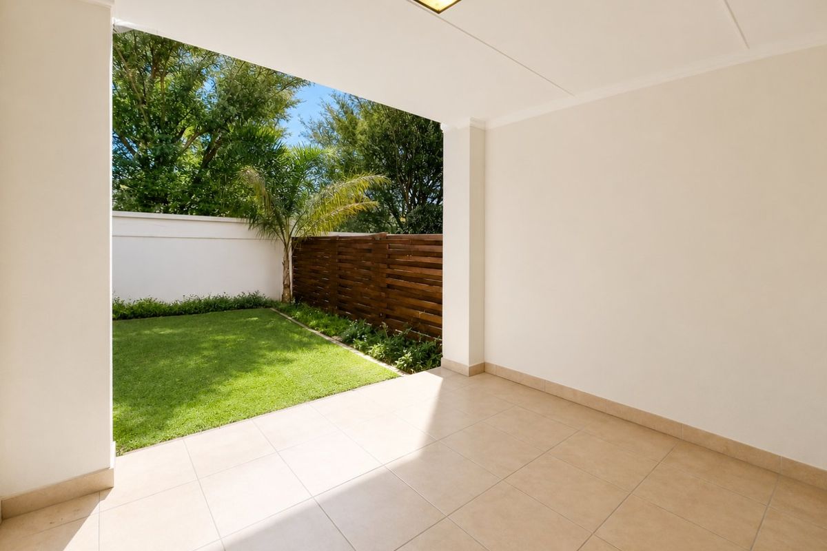 Greenstone Crest Ground Floor Unit with  a Pet Friendly Haven!  Calling Investors! - Photo 4