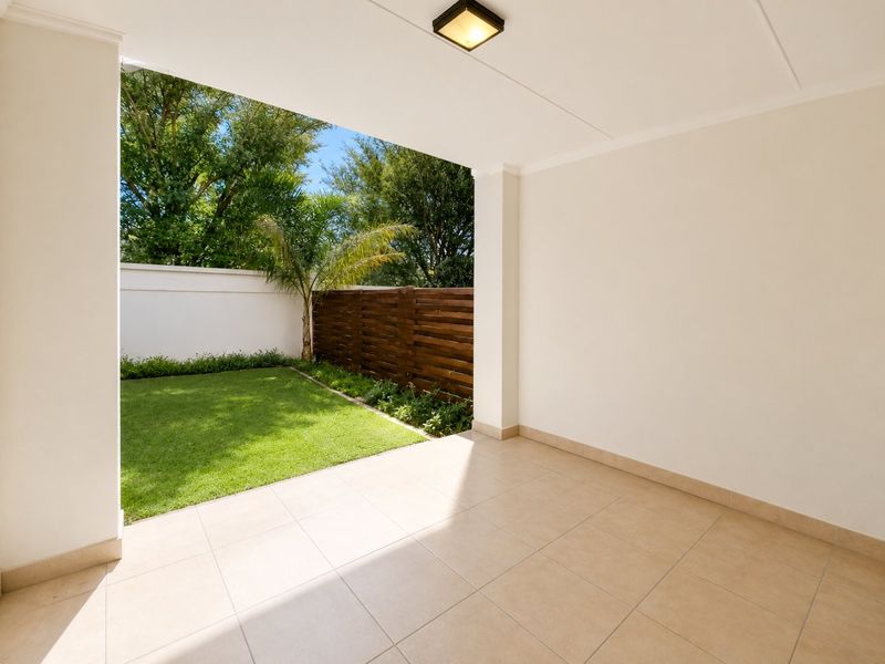 Greenstone Crest Ground Floor Unit with  a Pet Friendly Haven!  Calling Investors! - Photo 4