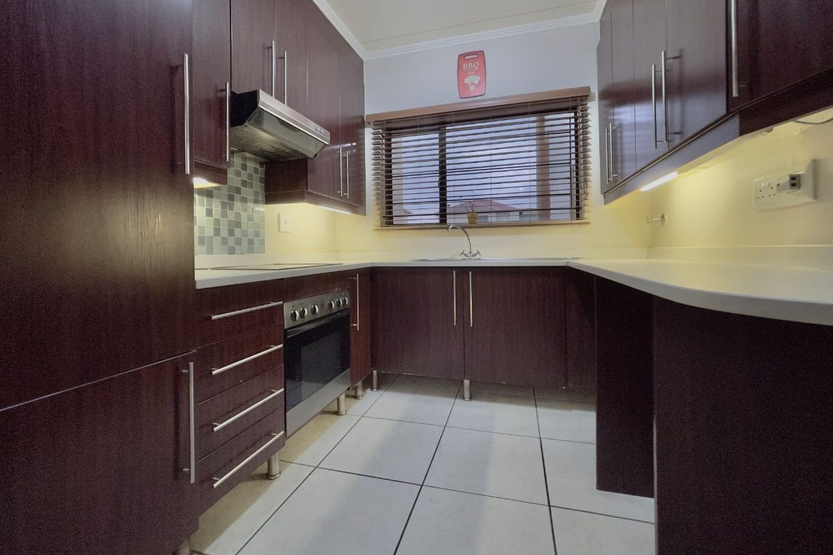 2 Bedroom Apartment / Flat for Sale in Acacia - Photo 3