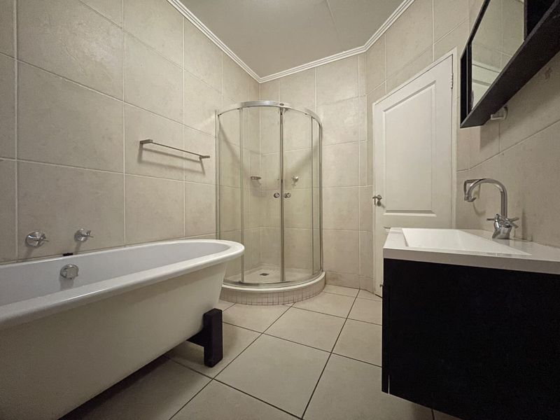 2 Bedroom Apartment / Flat for Sale in Acacia - Photo 10