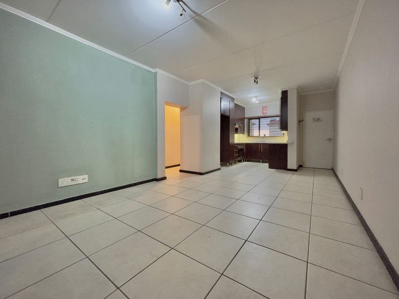 2 Bedroom Apartment / Flat for Sale in Acacia - Photo 4