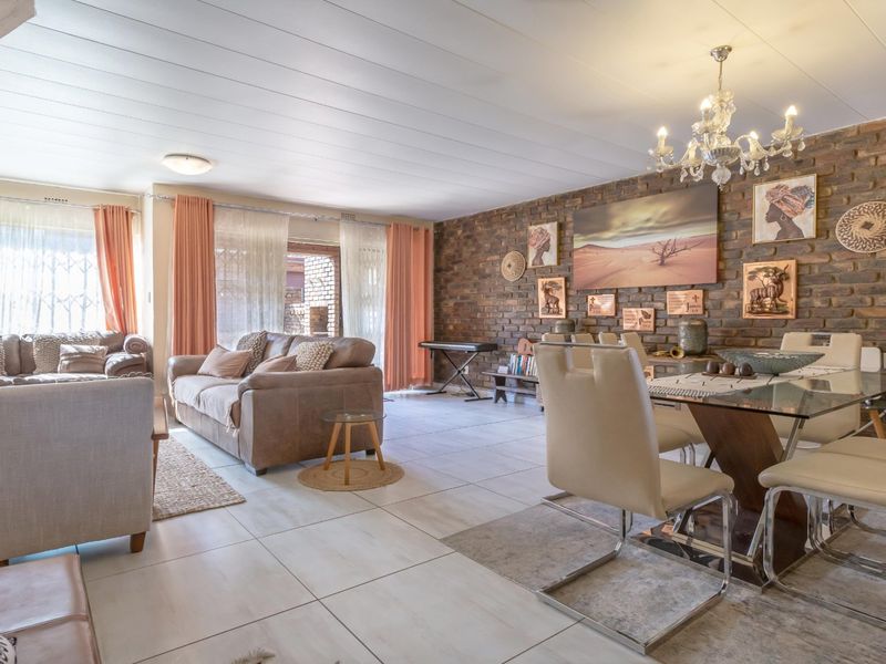 Charming Duplex Townhouse Close to Florida Junction! - Photo 4