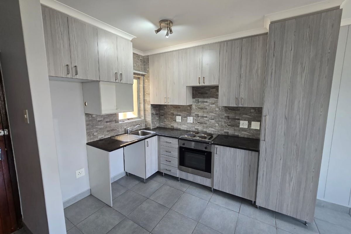 Neat 3 bedroomed  flat for sale in Chase Valley!  - Photo 3