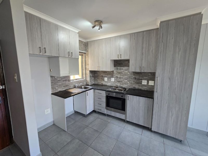 Neat 3 bedroomed  flat for sale in Chase Valley!  - Photo 3