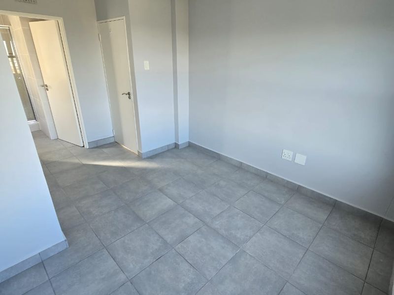 Neat 3 bedroomed  flat for sale in Chase Valley!  - Photo 10