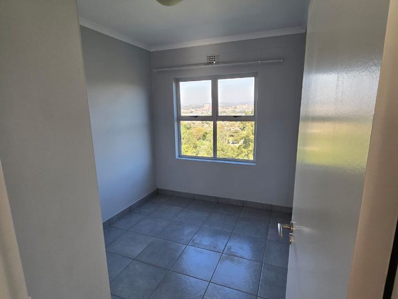 Neat 3 bedroomed  flat for sale in Chase Valley!  - Photo 7