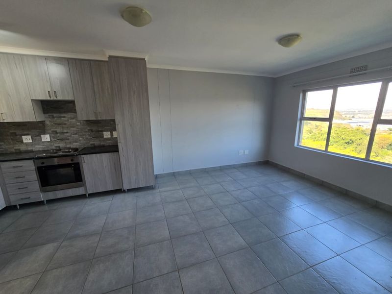 Neat 3 bedroomed  flat for sale in Chase Valley!  - Photo 4