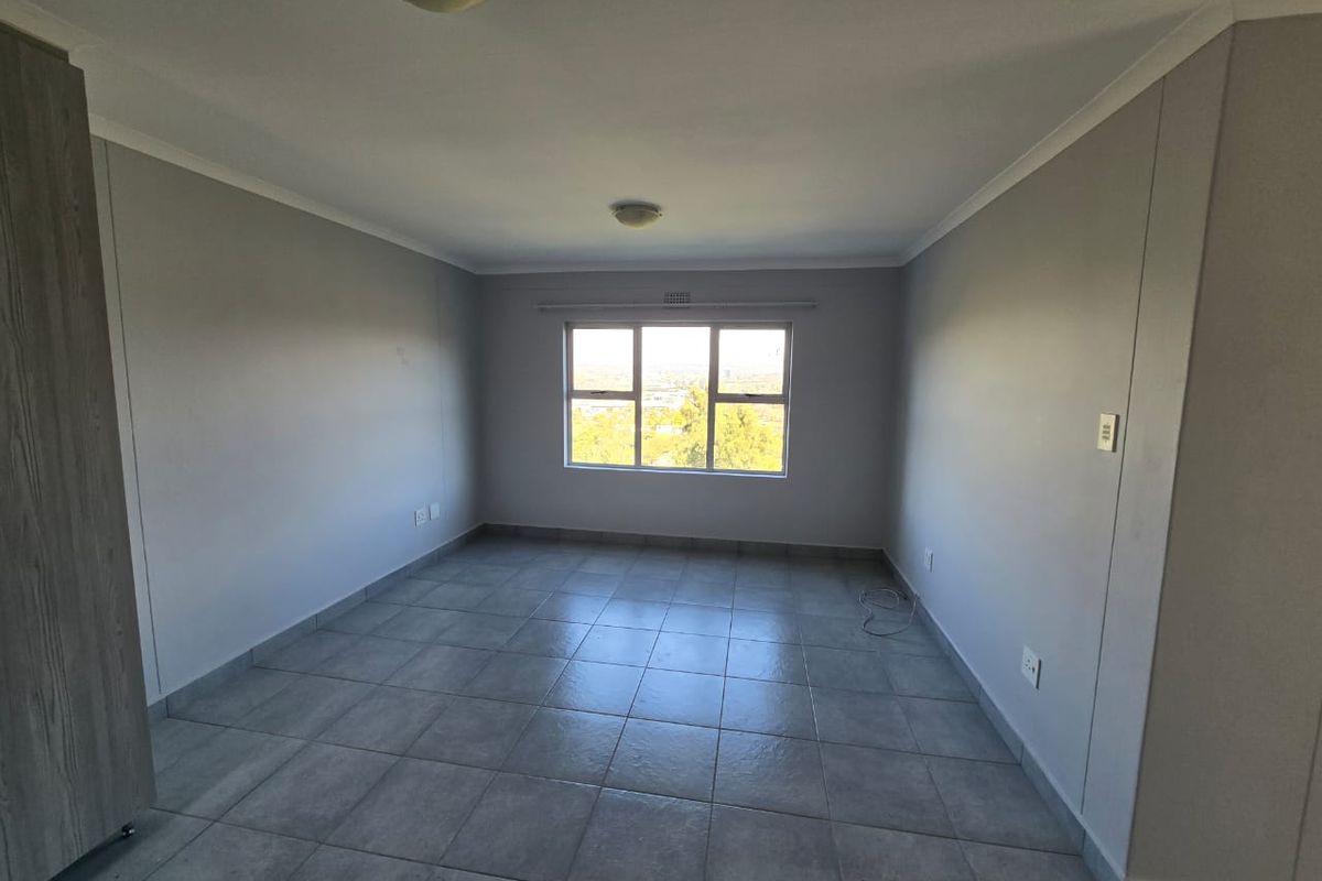 Neat 3 bedroomed  flat for sale in Chase Valley!  - Photo 5