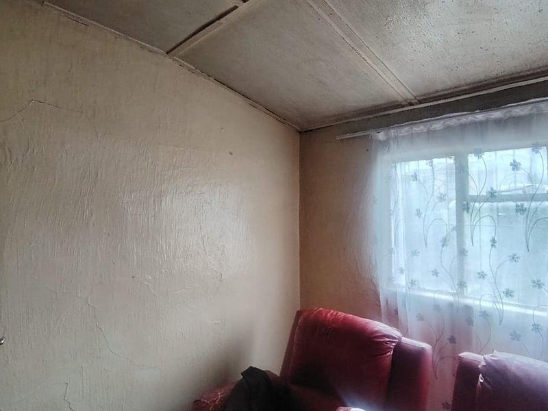 2 Bedroom House for Sale in Mdantsane - Photo 9