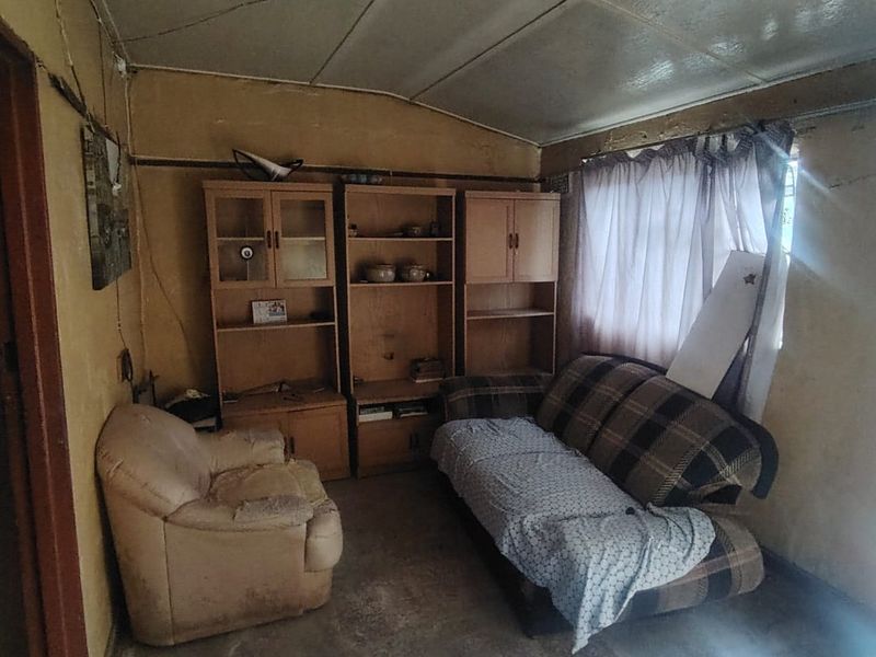 2 Bedroom House for Sale in Mdantsane - Photo 2